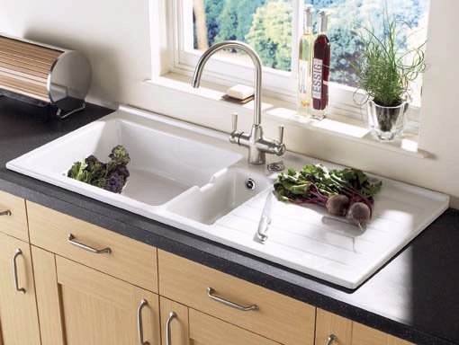 Jersey 1.5 bowl sit-in ceramic kitchen sink with right hand drainer. technical image