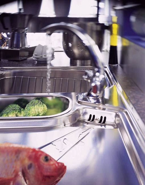 Lausanne 1.5 bowl stainless kitchen sink, right drainer & Extras. technical image