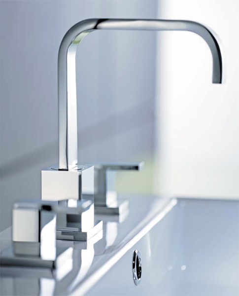 3 Tap Hole Basin Mixer Tap With Click-Clack Waste (Chrome). technical image