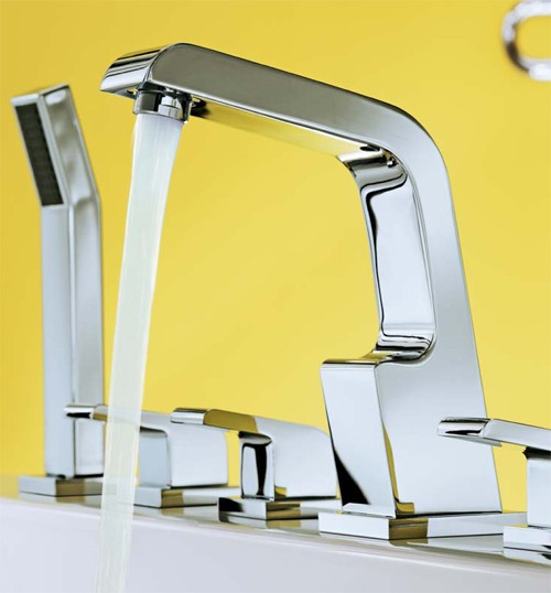 5 Tap Hole Bath Shower Mixer Tap With Shower Kit (Chrome). technical image