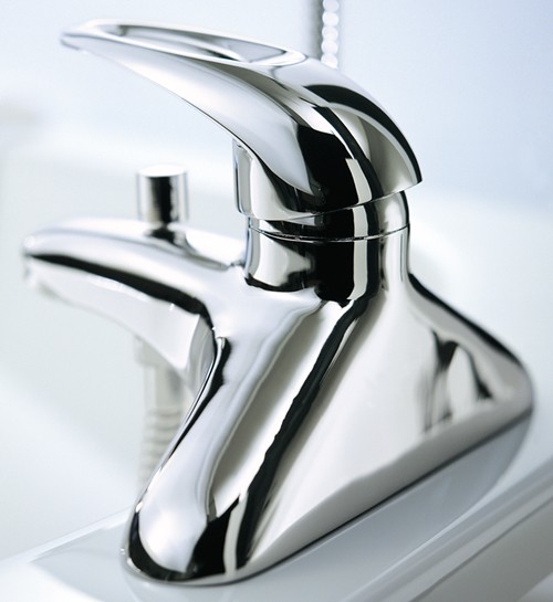 Bath Shower Mixer Tap With Shower Kit (Chrome). technical image