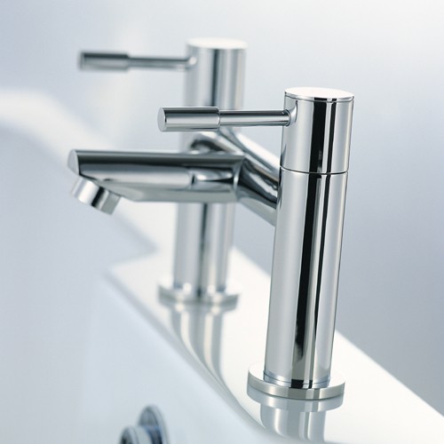Bath Filler Tap (Chrome). technical image