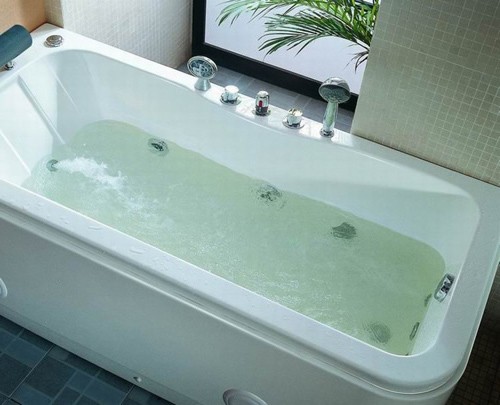 Deluxe Whirlpool Bath wth TV. Right Hand. 1690x800mm. technical image