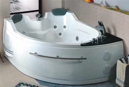 Whirlpool Bath for 2 Persons.  Right Hand. 1695x1330mm. technical image