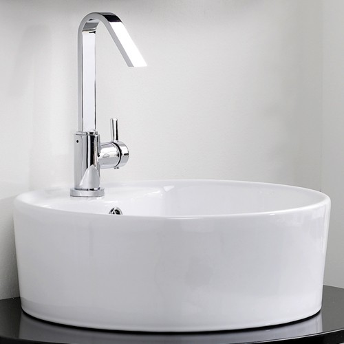 Round Freestanding Ceramic Basin. 620mm Diameter. technical image