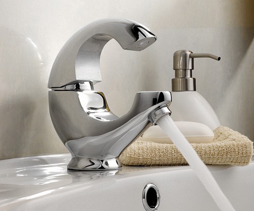 Single lever mono basin mixer with pop-up waste. technical image