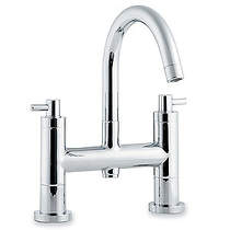 Ultra Horizon Bath filler with small swivel spout.