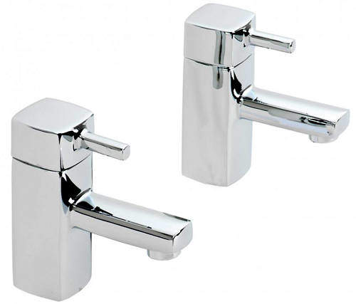 Hydra Chester Pair Of Bath Taps (Chrome).