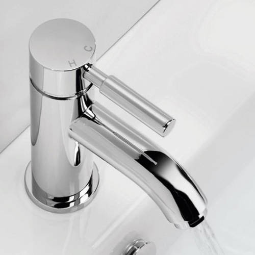 Additional image for Basin & Bath Shower Mixer Tap Pack With Kit (Chrome).