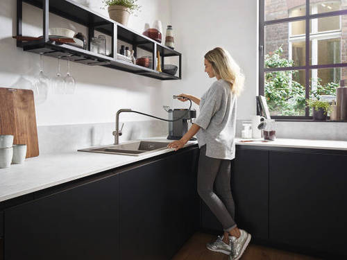 Additional image for M54 Kitchen Tap With Pull Out Spray (Br Black Chrome).